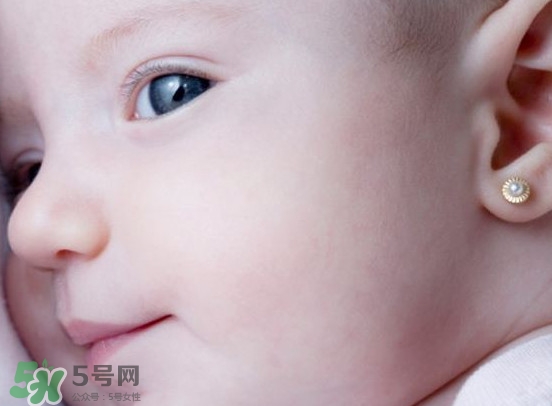 打耳洞幾天可以換耳釘？打耳洞后的注意事項
