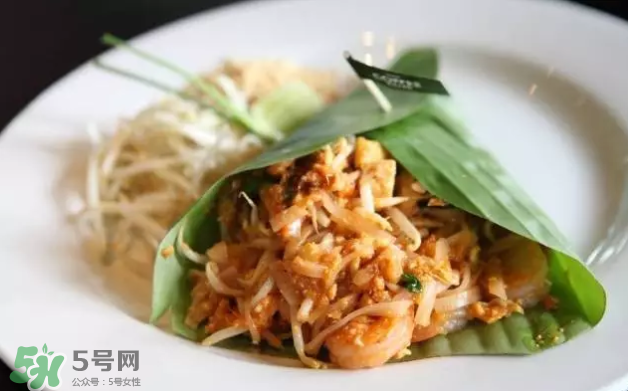 花生發(fā)芽后營養(yǎng)如何？花生殼煮水喝有什么用？