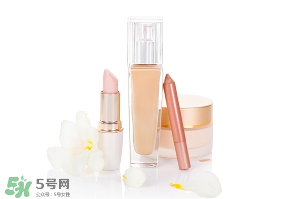 粉底液和乳液一樣的嗎 乳液和粉底液的區別