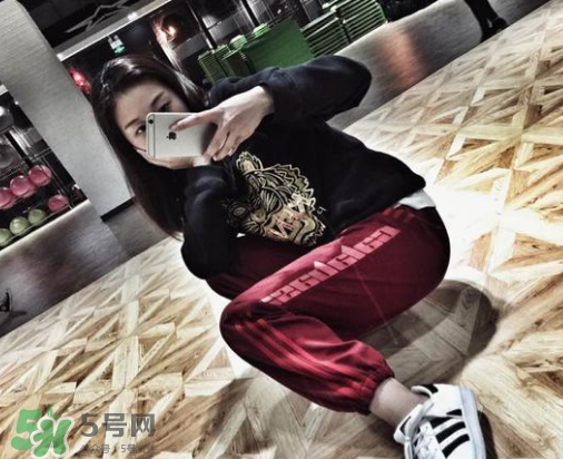 yeezy calabasas運動褲在哪買？yeezy calabasas褲子發售時間