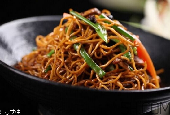 炒面為什么會(huì)粘鍋？炒面怎么不粘鍋？