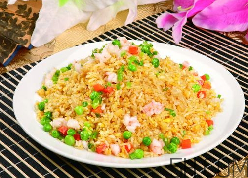 蛋炒飯為什么要用隔夜飯？蛋炒飯可以用熱飯嗎？