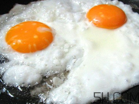 煎雞蛋為什么會有泡沫？炒雞蛋為什么會有泡沫？