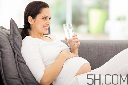 孕婦可以喝隔夜開水嗎？孕婦可以喝隔夜湯嗎？