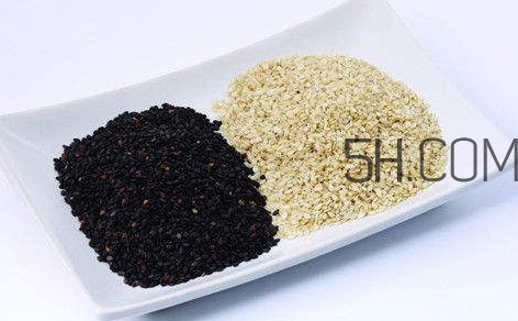 黑芝麻和白芝麻有什么區(qū)別？黑芝麻和白芝麻哪個好？