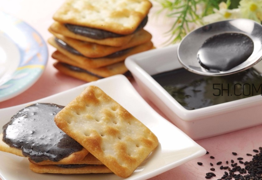 黑芝麻清洗掉色正常嗎？黑芝麻有黑色素嗎？