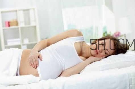 羊水早破的原因是什么？羊水早破能順產(chǎn)嗎？