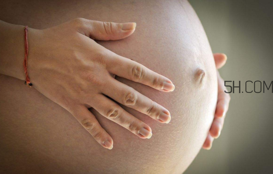 懷孕肚子痛正常嗎？懷孕三個月胎兒無胎心是怎么回事？