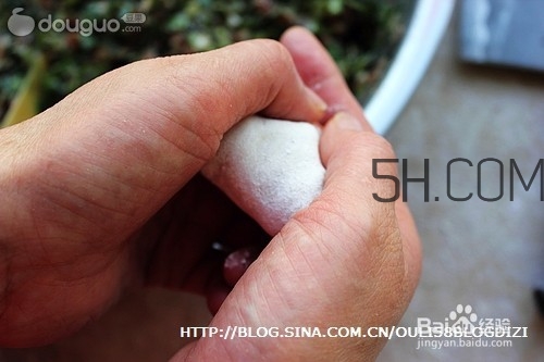 餃子和面用熱水還是冷水？餃子和面要醒多長(zhǎng)時(shí)間？