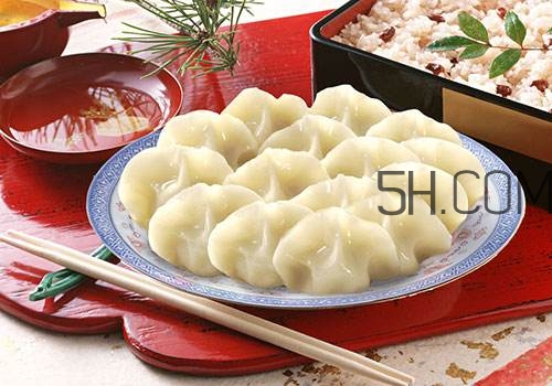 餃子和面用熱水還是冷水？餃子和面要醒多長(zhǎng)時(shí)間？