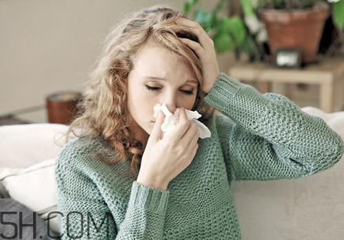 風熱感冒有哪些癥狀？風寒感冒有哪些癥狀？