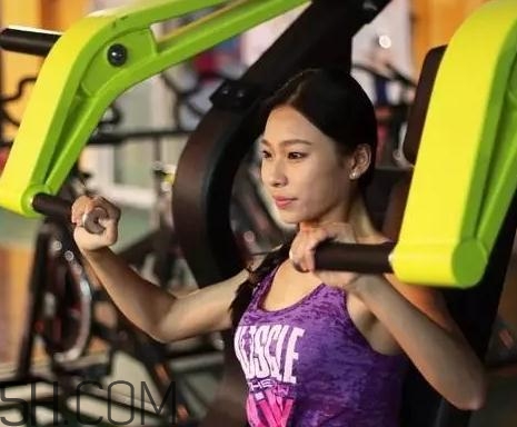 坐姿推胸練哪里？坐姿推胸動(dòng)作要領(lǐng)