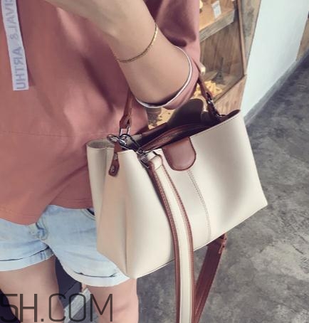 白色包包被衣服染色了怎么辦？白色包包染色怎么去除？