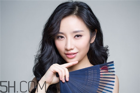 粉刺應該擦什么藥膏？粉刺應該用什么護膚品？