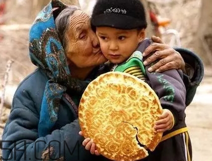 馕有營(yíng)養(yǎng)嗎？維族人吃馕為啥要分開(kāi)吃