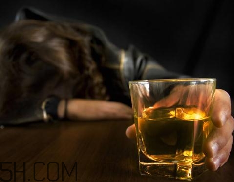 喝酒能延長射精時間嗎？喝酒可以延長性生活嗎？