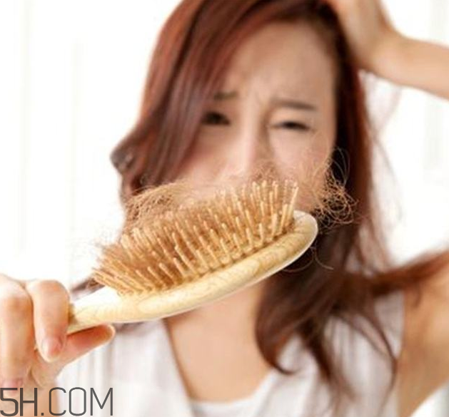 洗發水是酸性好還是堿性好？防止脫發的方法