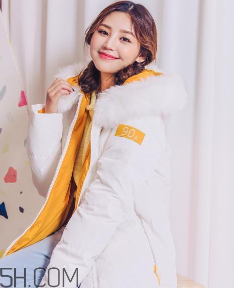 白色羽絨服發黃怎么洗白？白色羽絨服染色怎么能去掉？