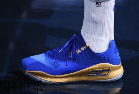 under armour curry 4 low勇士隊藍金配色會發售嗎？