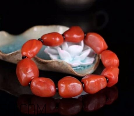 南紅瑪瑙會越戴越紅嗎？南紅瑪瑙會越戴越亮嗎？