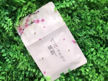 素萃面膜怎么樣？素萃面膜有熒光劑激素嗎？