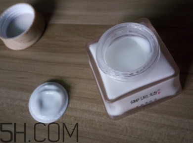 御泥坊礦物養(yǎng)膚霜怎么樣？御泥坊礦物養(yǎng)膚霜好用嗎？