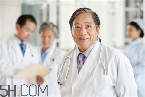 牙周炎吃頭孢有用嗎？牙周炎吃維生素c有用嗎？