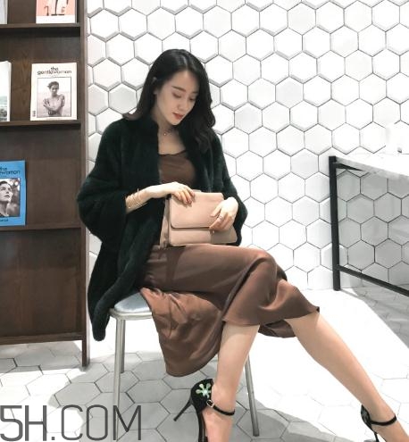 水貂絨毛衣會起球嗎？水貂絨起球怎么辦？