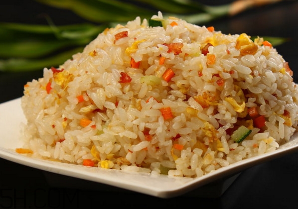 蛋炒飯先炒蛋還是先炒飯？家常蛋炒飯怎么做好吃