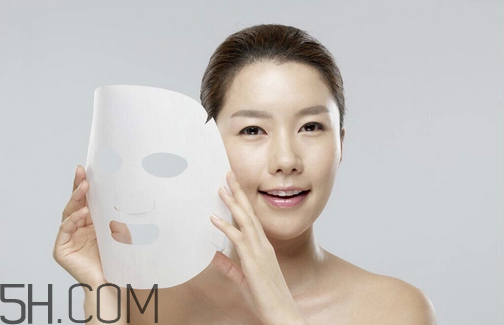 敷睡眠面膜臉刺痛怎么回事？閉口粉刺可以用面膜嗎？