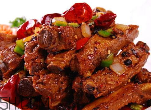 排骨發黑是怎么回事 排骨變黑是壞了嗎