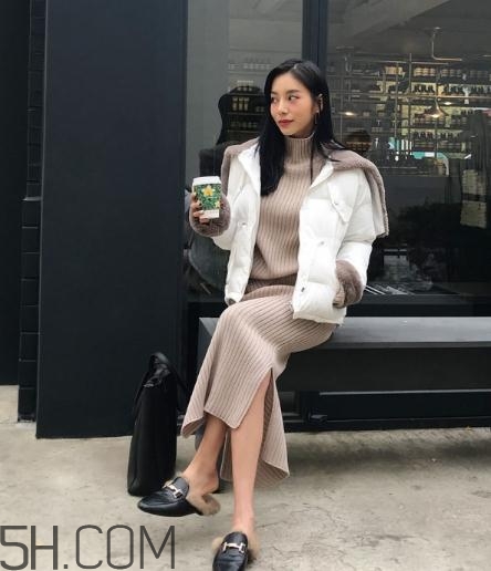 棉服配裙子好看嗎？棉衣配什么裙子好？