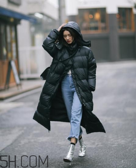 黑色棉襖配什么褲子？黑色棉服搭配褲子圖片