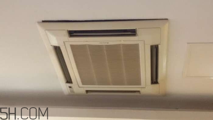 冬天用哪種類型的空調比較好？冬天用吸頂式空調好嗎？