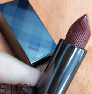 burberry口紅97和93哪個好看？burberry巴寶莉97和93對比