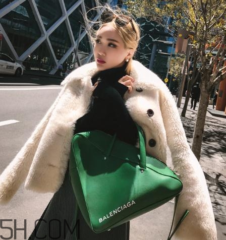 皮草粘了糖怎么處理？皮草粘了膠怎么清洗？