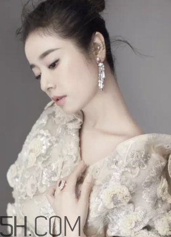 奶油杏色口紅適合什么人？奶油杏子色口紅適合黃皮嗎？