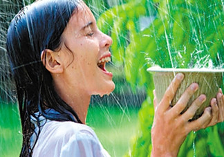 淋雨后要洗澡嗎？淋雨后不洗澡會怎么樣？