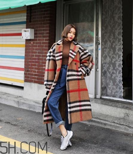 冬天穿牛仔褲配什么鞋子？冬天牛仔褲搭配鞋子圖片