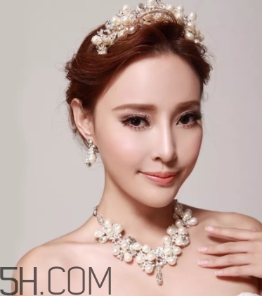2018流行什么婚紗？2018婚紗款式圖片