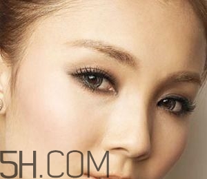 紋眉后需要多次補色嗎？哺乳期能紋眉嗎？