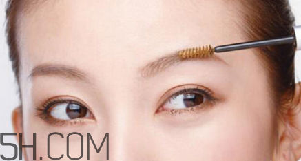 飄眉與霧狀眉的區別 三種常見的繡眉方法