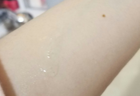 雅頓金膠怎么打開？雅頓金膠膠囊怎么扭開？