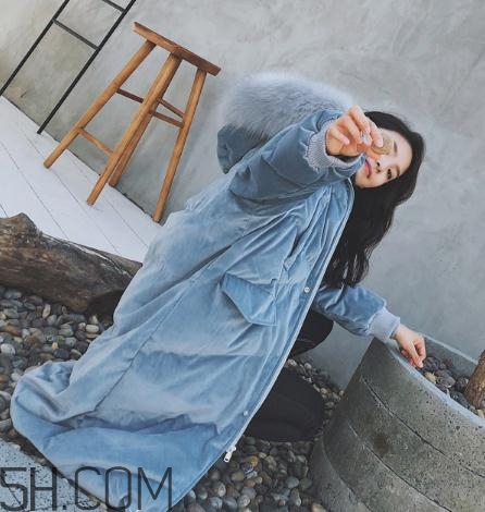 羽絨服面料錦綸和聚酯纖維哪個(gè)好？羽絨服軟的好還是硬的好？