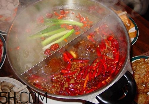喉嚨有異物是食道癌嗎？如何預防食道癌？