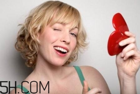 決定女人衰老的因素有哪些？女人易衰老的部位有哪些？