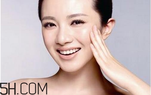 決定女人衰老的因素有哪些？女人易衰老的部位有哪些？