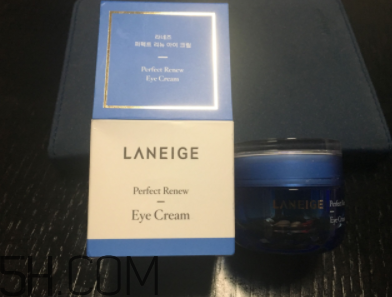 蘭芝致美眼霜油不油？長(zhǎng)脂肪粒嗎？