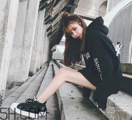 黑色衣服被漂白水弄壞怎么復原？黑色衣服被84燒黃了怎么辦？