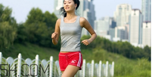 臉部卸妝可以用來卸眼妝嗎？跑步前需要卸妝嗎？